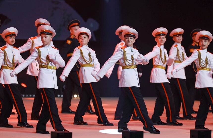 Гала-концерт "Сказ о доблести и чести" показали во Дворце Ирины Винер 23 фото