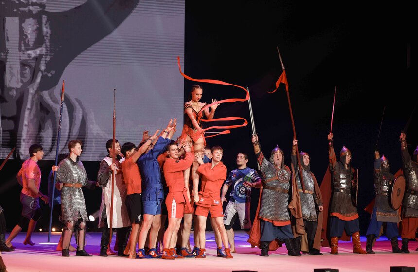 Гала-концерт "Сказ о доблести и чести" показали во Дворце Ирины Винер 13 фото