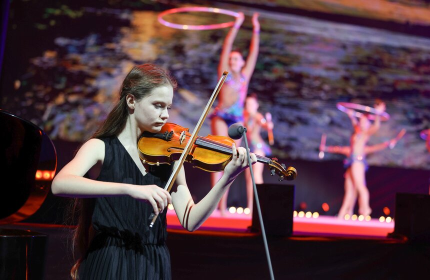 Гала-концерт "Сказ о доблести и чести" показали во Дворце Ирины Винер 10 фото