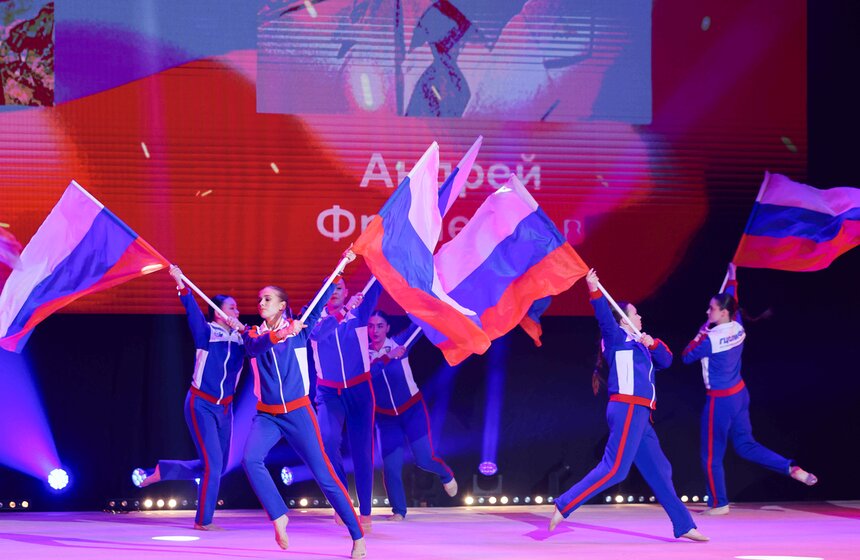 Гала-концерт "Сказ о доблести и чести" показали во Дворце Ирины Винер 38 фото