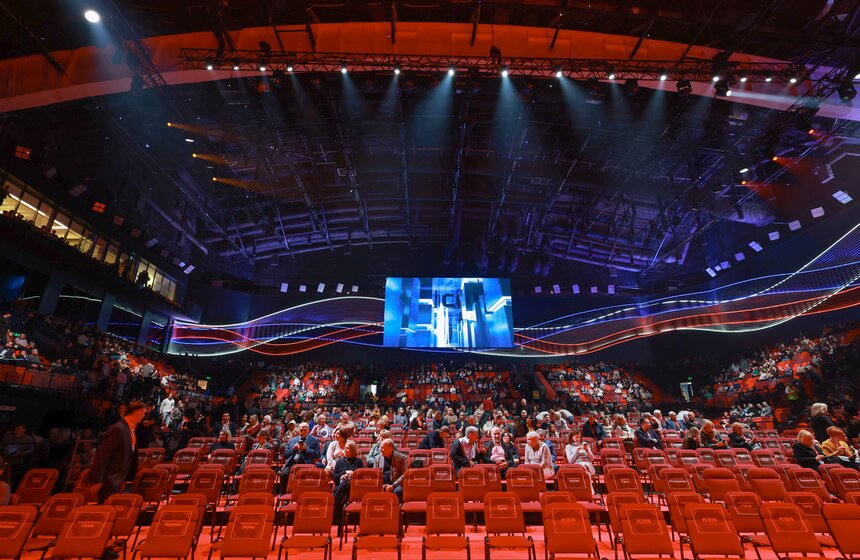 Гала-концерт "Сказ о доблести и чести" показали во Дворце Ирины Винер 4 фото