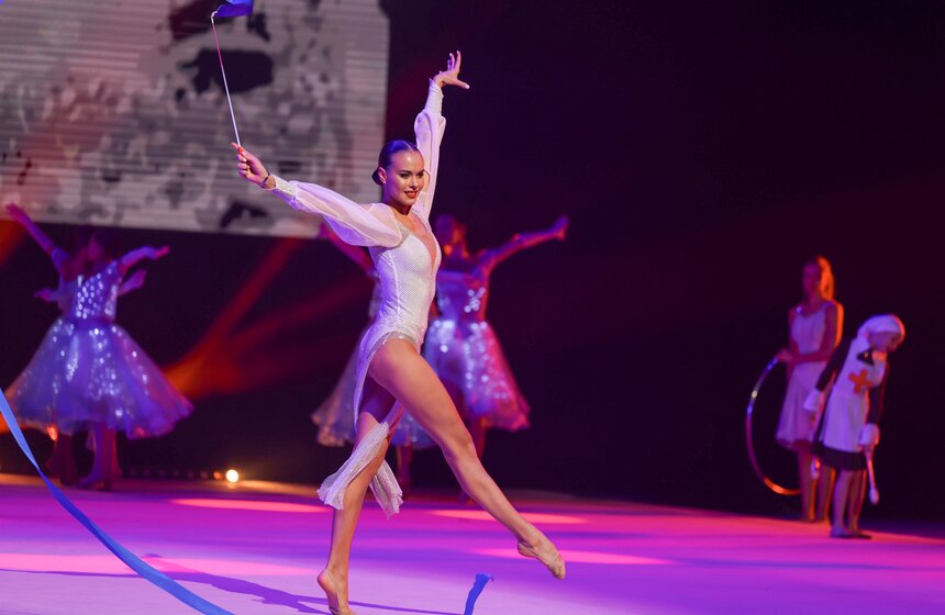 Гала-концерт "Сказ о доблести и чести" показали во Дворце Ирины Винер 32 фото