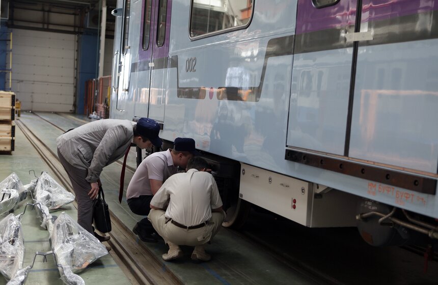 Начинаются поставки модернизированных вагонов "Ока" для метро 16 фото