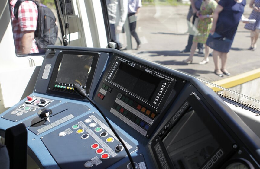 Начинаются поставки модернизированных вагонов "Ока" для метро 17 фото