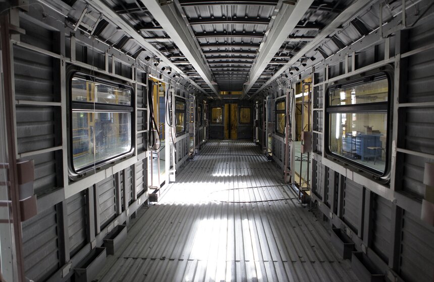 Начинаются поставки модернизированных вагонов "Ока" для метро 12 фото