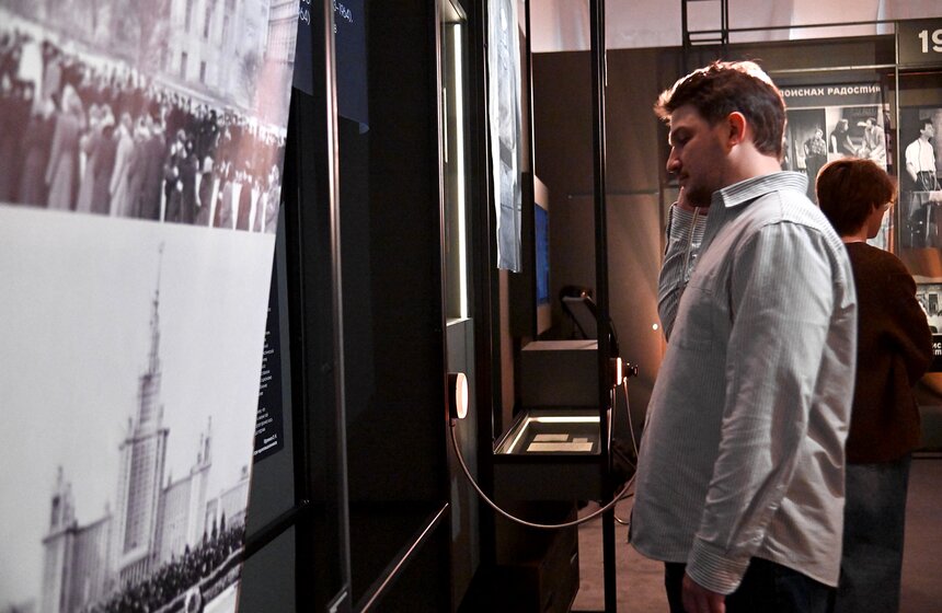 В Москве открылась выставка к 70-летию театра "Современник" 21 фото