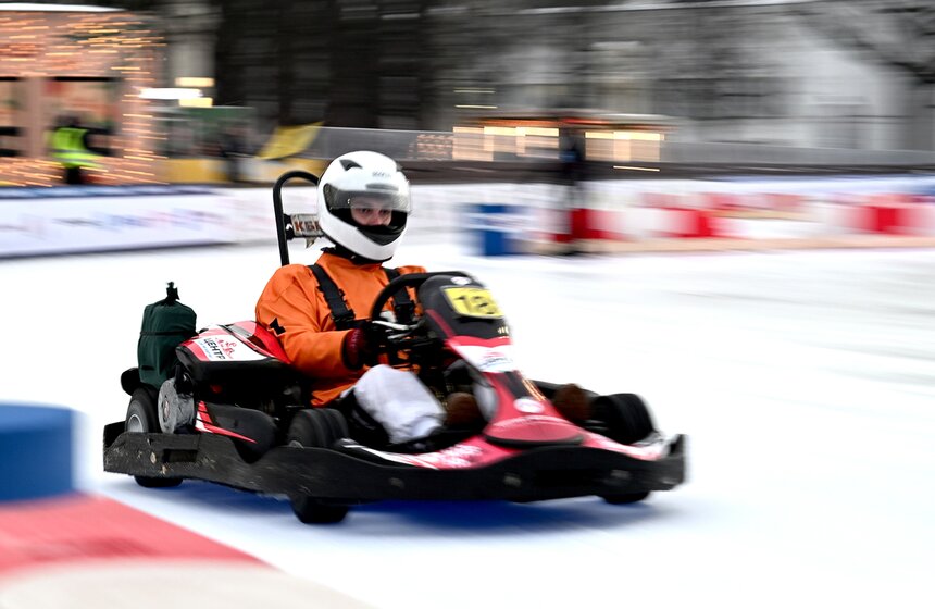 Гран-при Москвы по ледовому картингу прошел на катке ВДНХ 11 фото