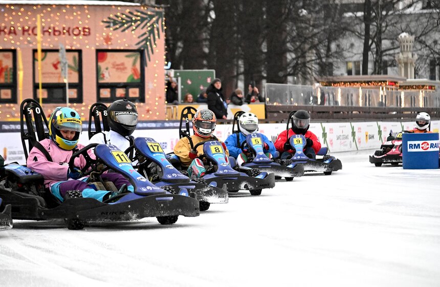 Гран-при Москвы по ледовому картингу прошел на катке ВДНХ 10 фото