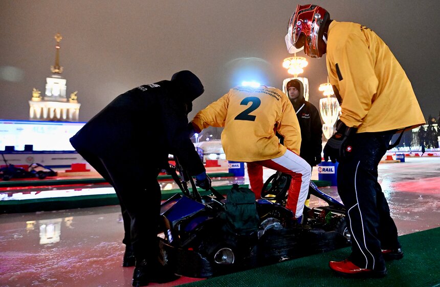 Гран-при Москвы по ледовому картингу прошел на катке ВДНХ 28 фото