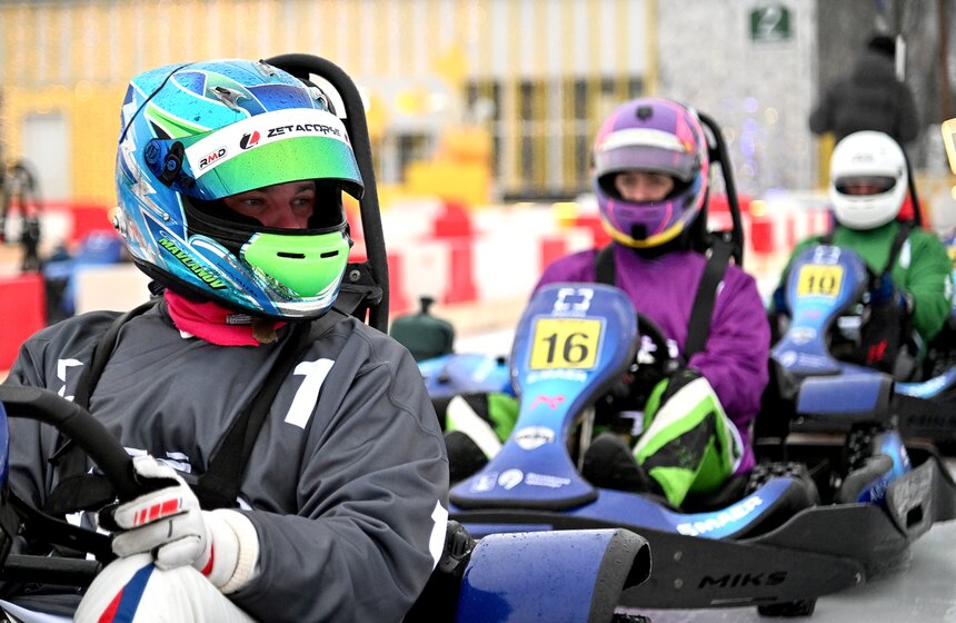 Гран-при Москвы по ледовому картингу прошел на катке ВДНХ 6 фото