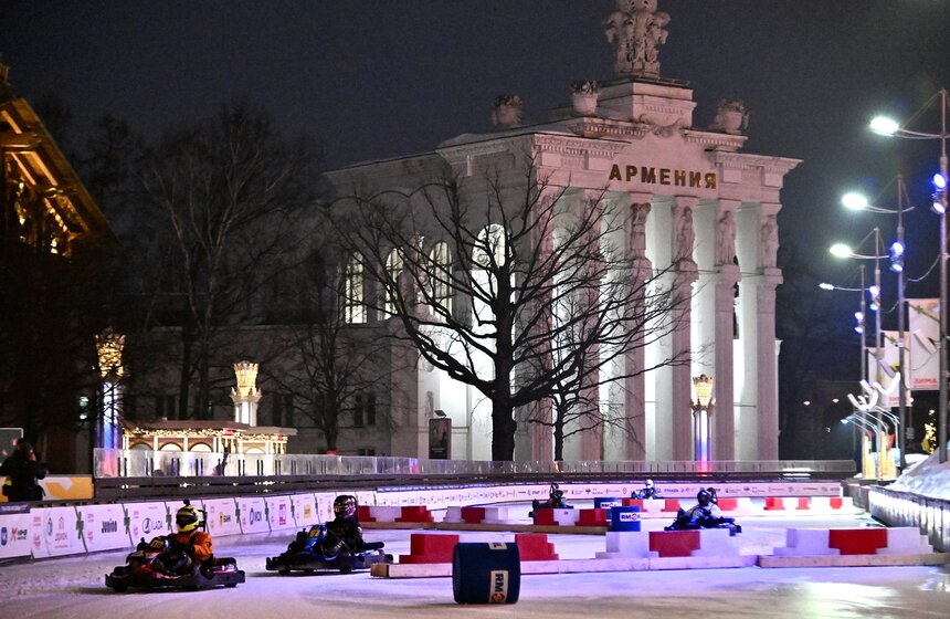 Гран-при Москвы по ледовому картингу прошел на катке ВДНХ 23 фото