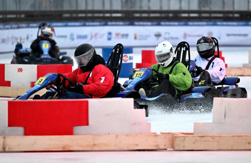 Гран-при Москвы по ледовому картингу прошел на катке ВДНХ 12 фото