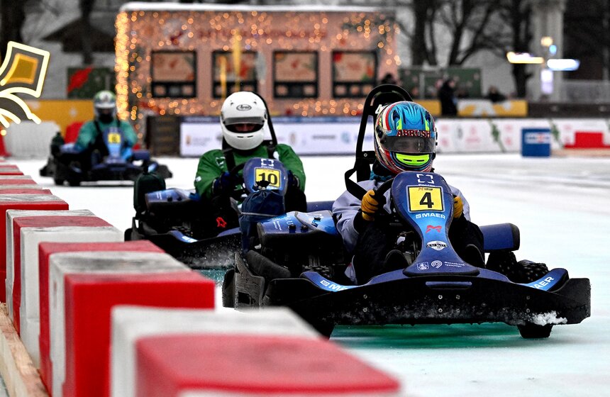Гран-при Москвы по ледовому картингу прошел на катке ВДНХ 17 фото