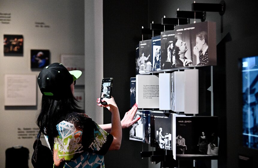 В Москве открылась выставка к 70-летию театра "Современник" 10 фото