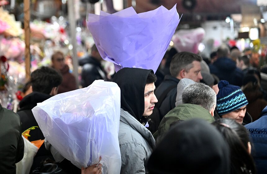 Цветочный ажиотаж охватил Рижский рынок в Москве 7 фото