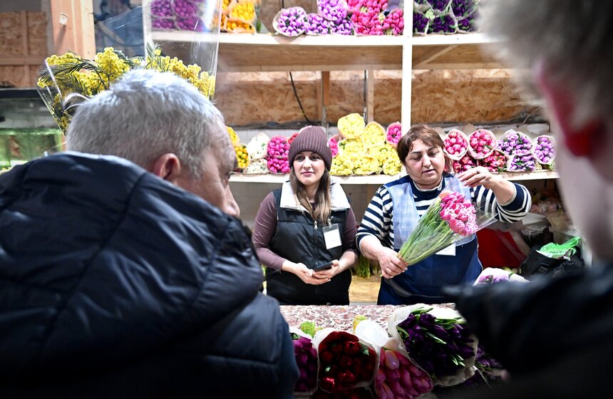 Цветочный ажиотаж охватил Рижский рынок в Москве 11 фото