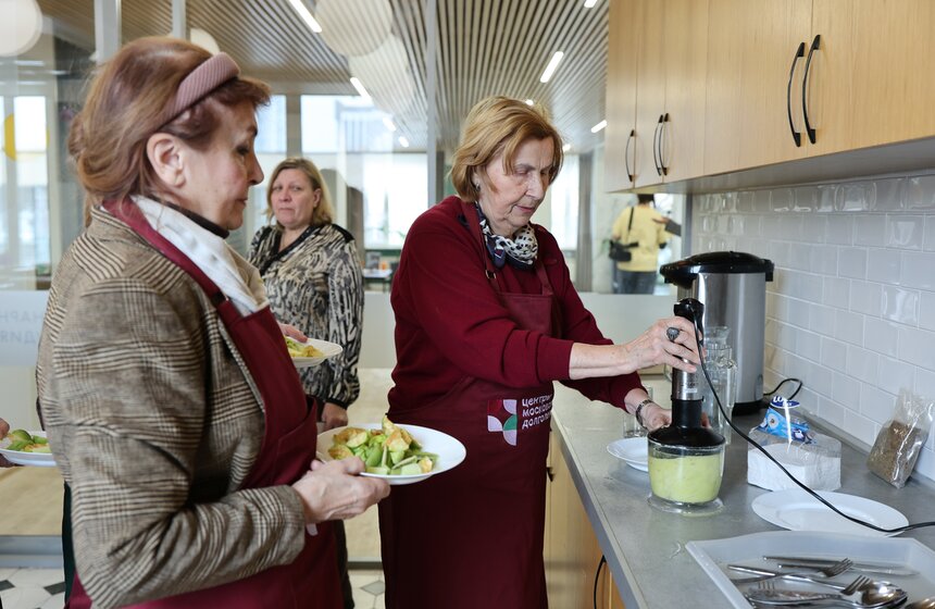 День красоты и стиля прошел в центрах "Московского долголетия" 5 фото