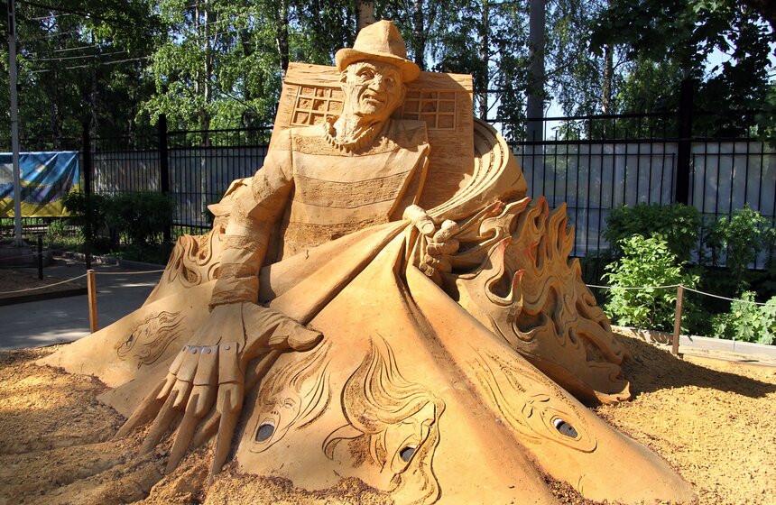 В "Сокольниках" открылась Аллея звезд из песка 12 фото