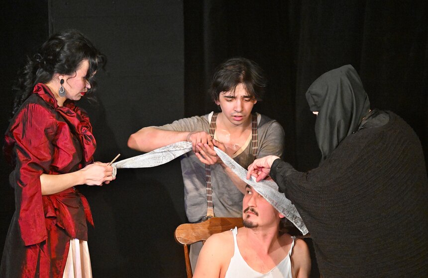 Спектакль "Мой дядя самых честных правил" прошел в театре "Эрмитаж" 27 фото