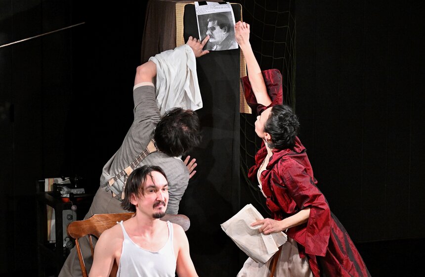 Спектакль "Мой дядя самых честных правил" прошел в театре "Эрмитаж" 20 фото