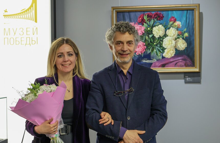 Выставка "Красота спасает мир" открылась в Музее Победы к 8 Марта 12 фото