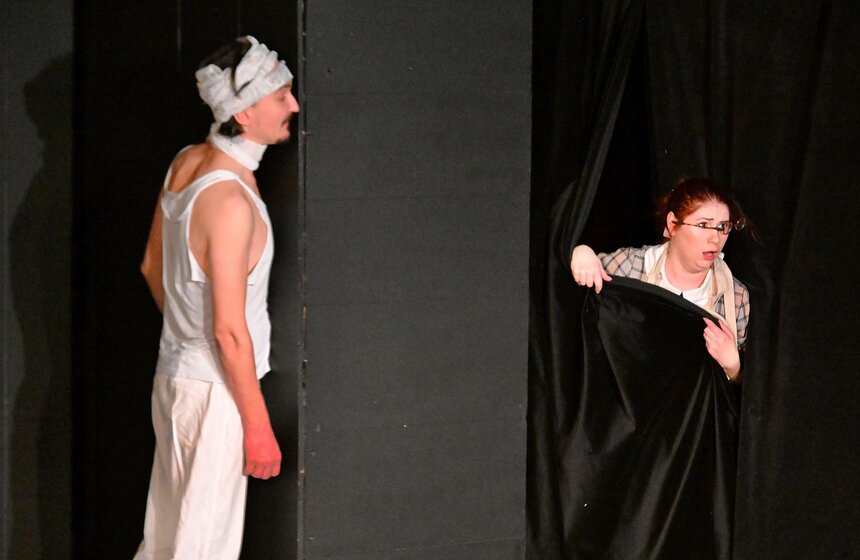 Спектакль "Мой дядя самых честных правил" прошел в театре "Эрмитаж" 32 фото