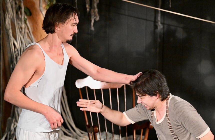 Спектакль "Мой дядя самых честных правил" прошел в театре "Эрмитаж" 17 фото