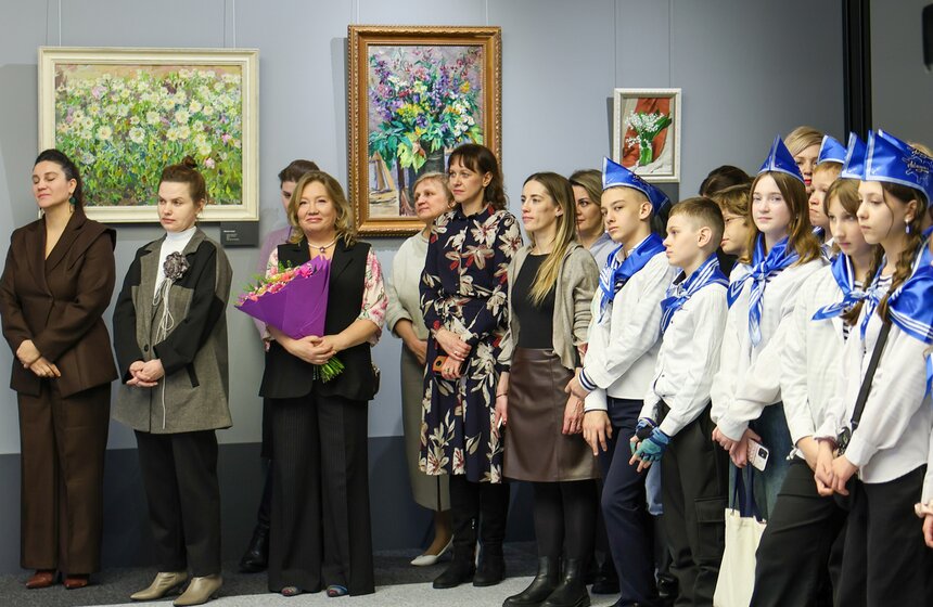 Выставка "Красота спасает мир" открылась в Музее Победы к 8 Марта 10 фото