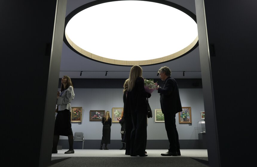 Выставка "Красота спасает мир" открылась в Музее Победы к 8 Марта 2 фото