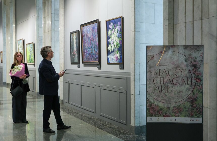 Выставка "Красота спасает мир" открылась в Музее Победы к 8 Марта 15 фото
