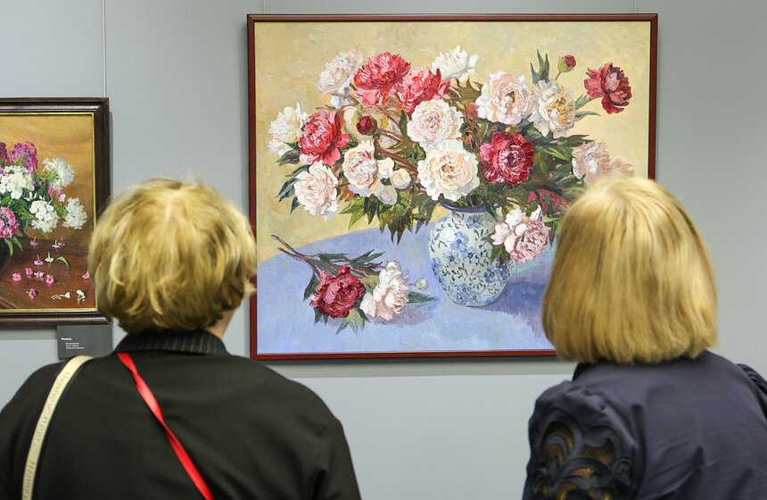 Выставка "Красота спасает мир" открылась в Музее Победы к 8 Марта 18 фото