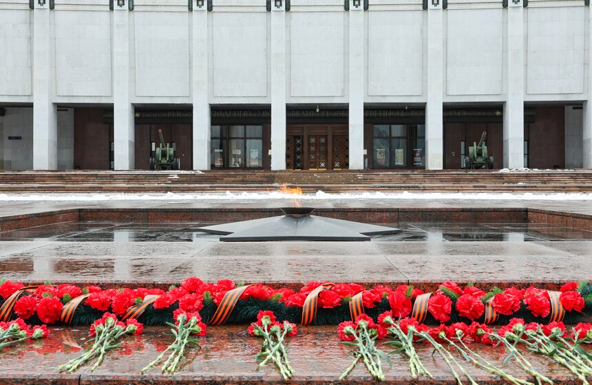 Выставка "Красота спасает мир" открылась в Музее Победы к 8 Марта 1 фото