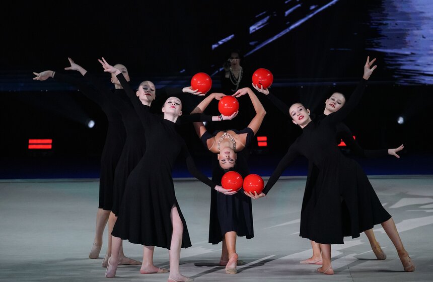 Премьера спектакля "Наваждение" состоялась во Дворце Ирины Винер 14 фото