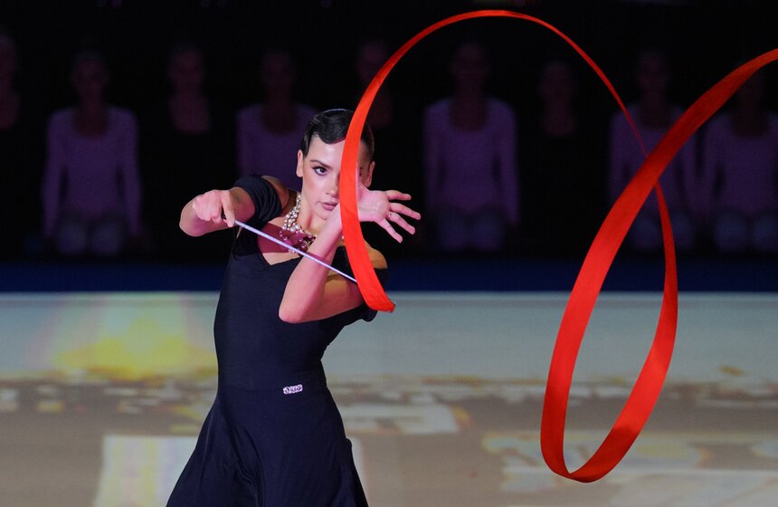 Премьера спектакля "Наваждение" состоялась во Дворце Ирины Винер 16 фото