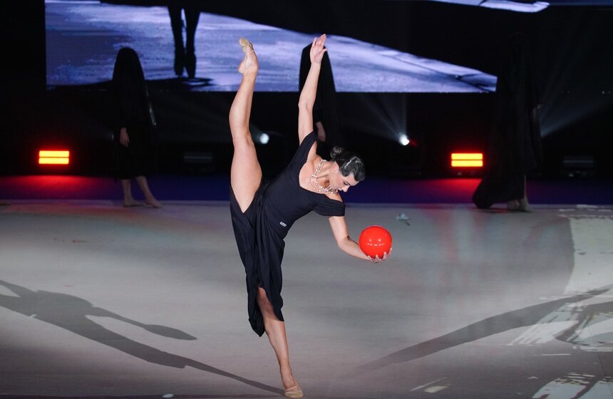 Премьера спектакля "Наваждение" состоялась во Дворце Ирины Винер 11 фото