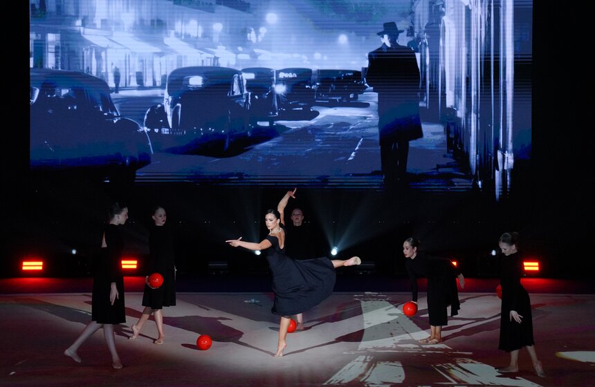 Премьера спектакля "Наваждение" состоялась во Дворце Ирины Винер 12 фото