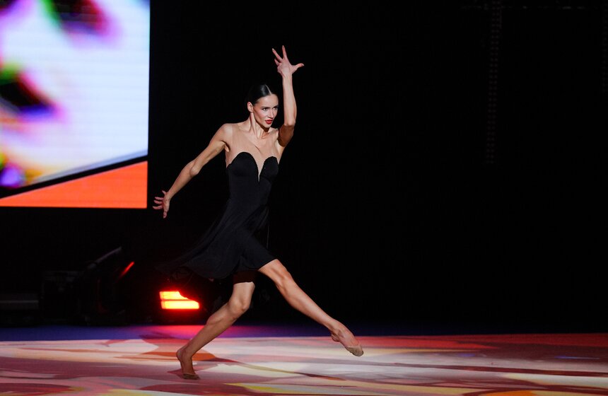 Премьера спектакля "Наваждение" состоялась во Дворце Ирины Винер 23 фото