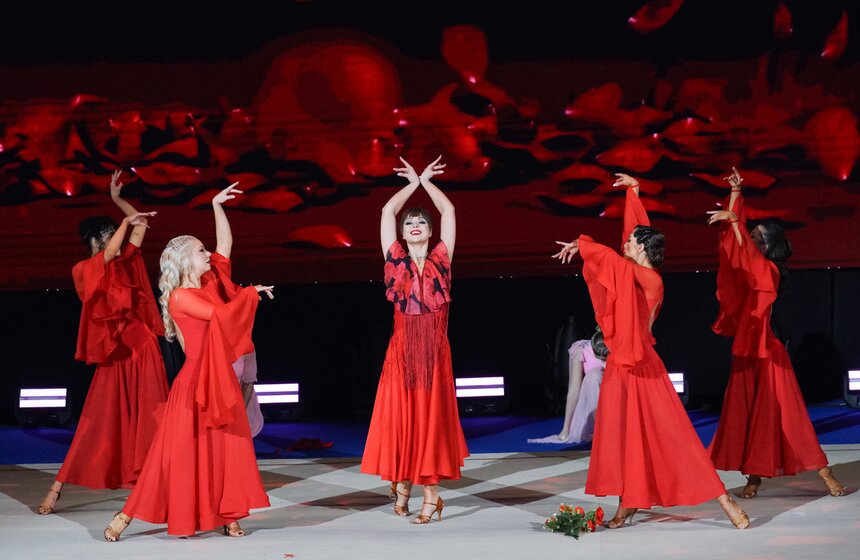 Премьера спектакля "Наваждение" состоялась во Дворце Ирины Винер 28 фото