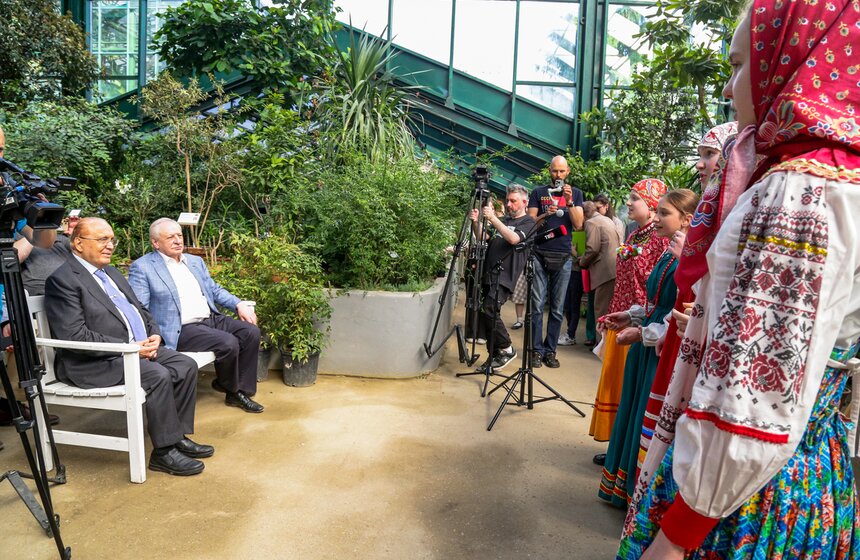 Фестиваль "Природа стран БРИКС" открылся в Аптекарском огороде 9 фото