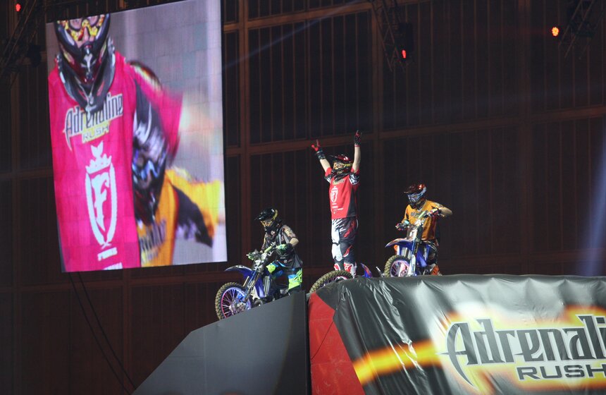 В спорткомплексе "Олимпийский" прошло шоу Monster Mania 22 фото