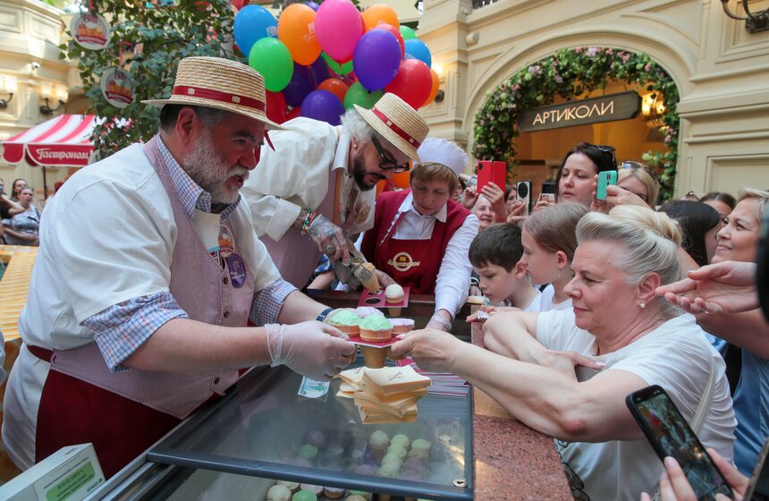 День мороженого провели в ГУМе 4 фото