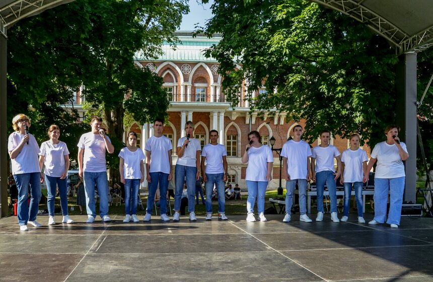 Инклюзивный пикник состоялся в музее-заповеднике "Царицыно" 16 фото