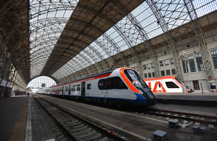 Выставка электропоездов "Иволга" прошла на Киевском вокзале 12 июня 2 фото