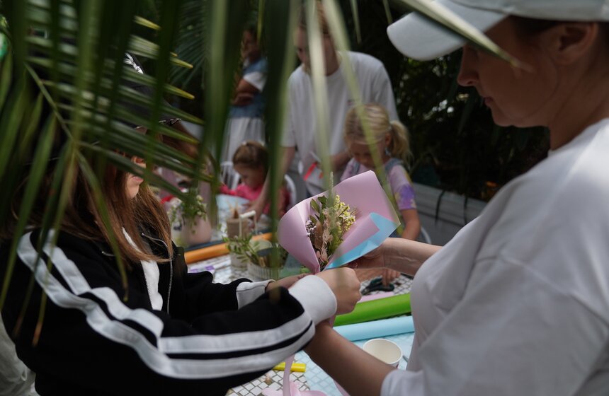 Около 30 российских дизайнеров приняли участие в фестивале "Лето в Москве. Мода и красота" 5 фото