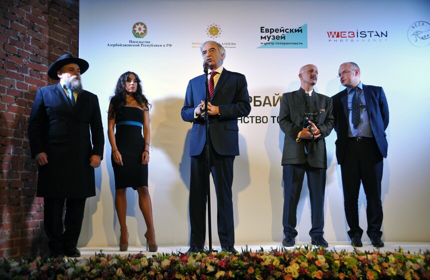 В Москве открылась выставка фоторабот Резы Деггати 14 фото