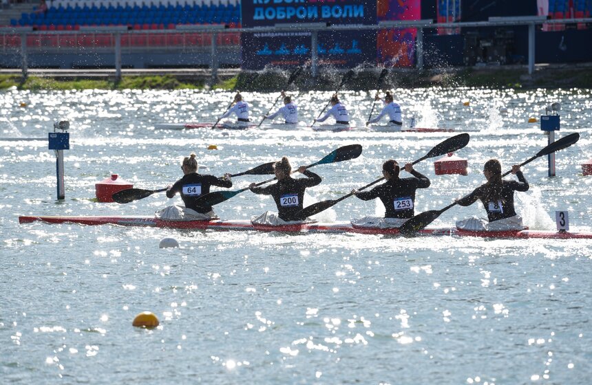 Международные соревнования "Кубок Доброй Воли" прошли на Гребном канале Москвы 28 фото