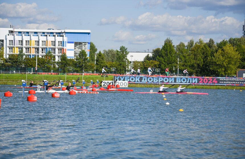 Международные соревнования "Кубок Доброй Воли" прошли на Гребном канале Москвы 23 фото