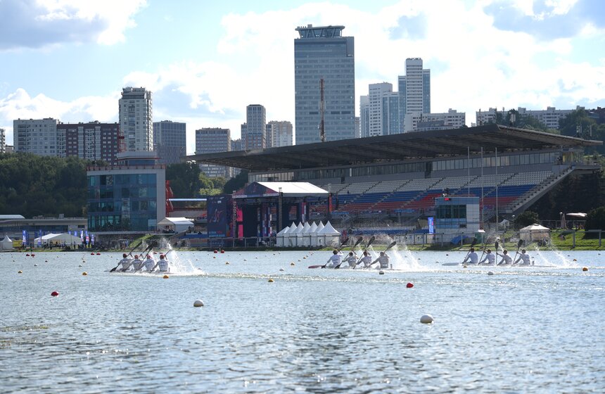 Международные соревнования "Кубок Доброй Воли" прошли на Гребном канале Москвы 34 фото