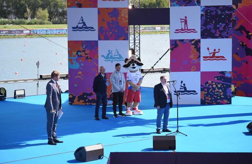 Международные соревнования "Кубок Доброй Воли" прошли на Гребном канале Москвы 3 фото