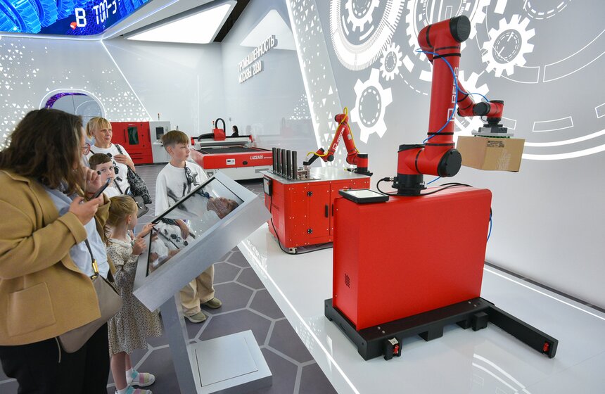 Выставка "Москва промышленная. Город будущего" открыта в "Экспоцентре" до 8 сентября 19 фото